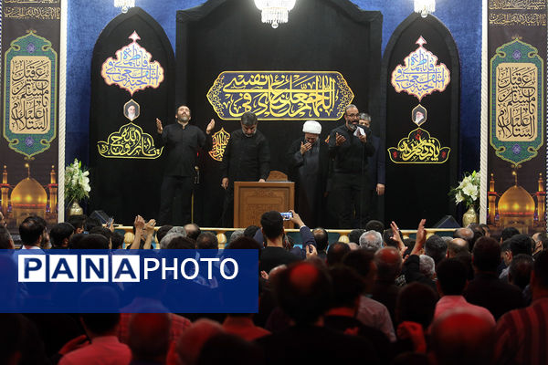 اجتماع لبیک یا حسین(ع) و گرامیداشت شهدای 15 خرداد در حرم حضرت معصومه(س)