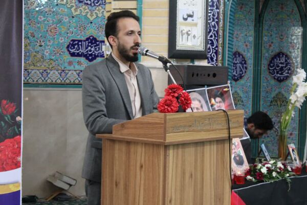 محفل انس با قرآن با حضور دانش‌آموزان سمنانی