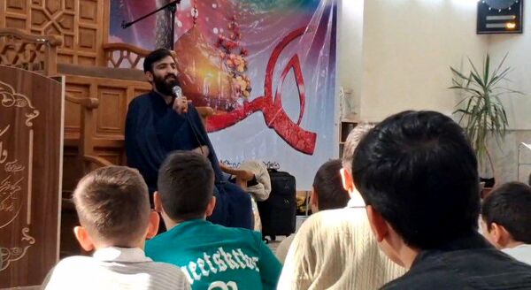 اعتکاف دانش آموزی در کاشمر