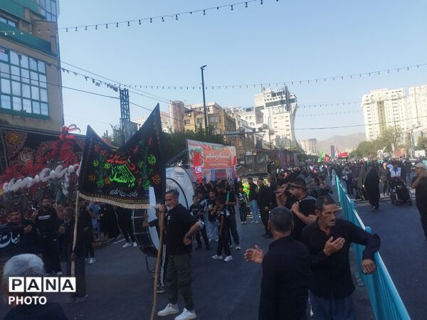 قرارگاه عشق؛ مشهد در سوگ شهادت ضامن اهل‌بیت (ع) پوشیده شد