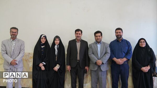 هم‌صدایی سه هزار دانش‌آموز اصفهانی در پویش ملی باید برخاست 