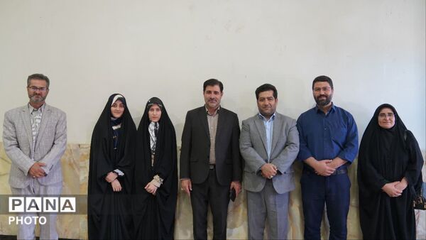 هم‌صدایی سه هزار دانش‌آموز اصفهانی در پویش ملی باید برخاست 