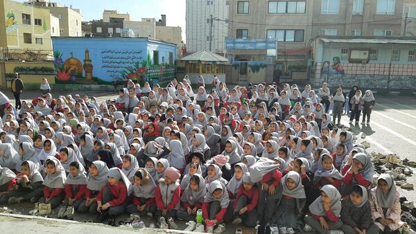 اجرای برنامه فرهنگی و عروسکی پیک دانایی در دبستان نیایش