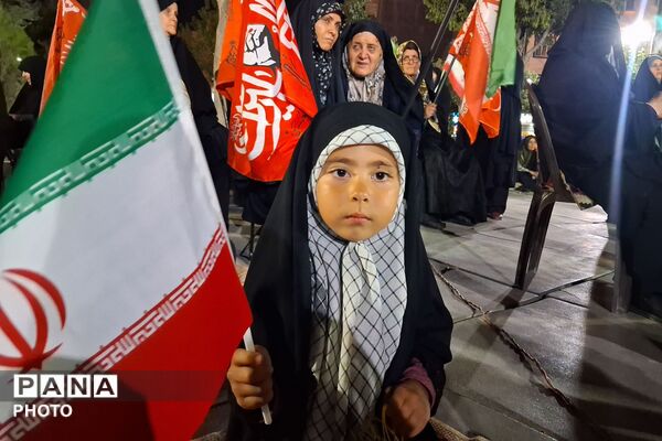 قدرت مشت، شکوه پرچم؛ نمادهایی از پایداری بی پایان