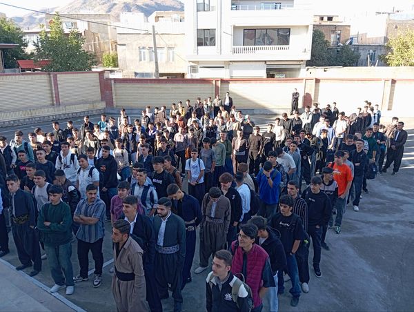 جشن پرشور آغاز سال تحصیلی در مدرسه نمونه دولتی زانست بانه