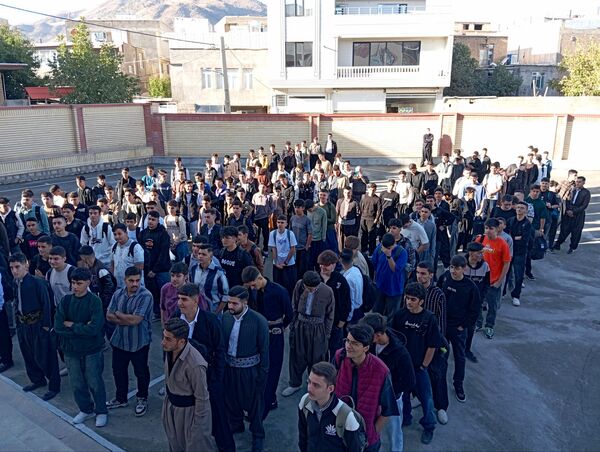 جشن پرشور آغاز سال تحصیلی در مدرسه نمونه دولتی زانست بانه