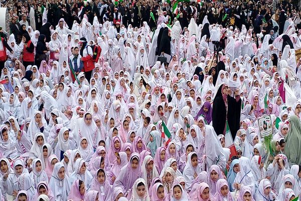 حضور معاون پرورشی و فرهنگی وزارت آموزش ‌و‌ پرورش در جشن تکلیف دختران گیلانی
