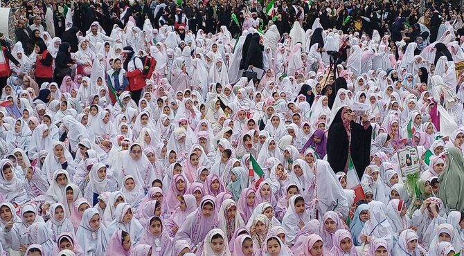 حضور معاون پرورشی و فرهنگی وزارت آموزش ‌و‌ پرورش در جشن تکلیف دختران گیلانی