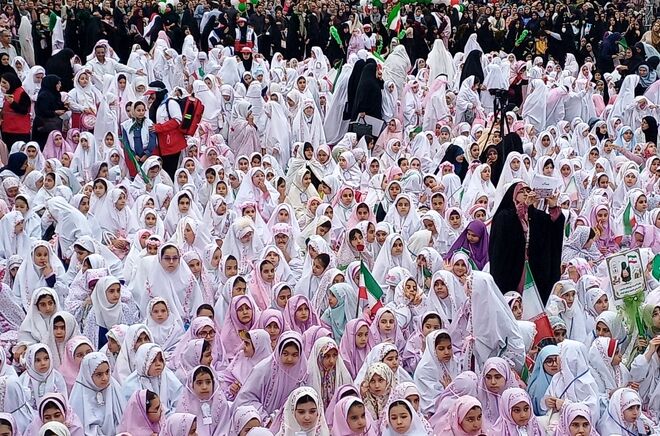حضور معاون پرورشی و فرهنگی وزارت آموزش ‌و‌ پرورش در جشن تکلیف دختران گیلانی