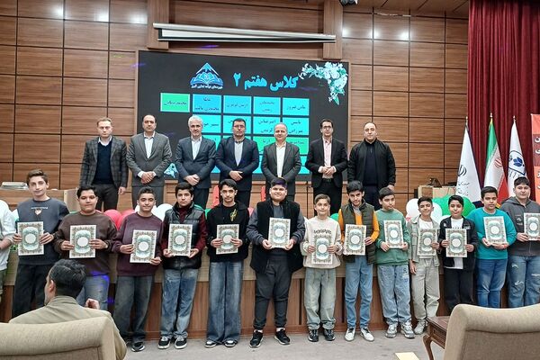تقدیر از دانش‌آموزان دبیرستان هیات امنایی البرز در اردوگاه استانی شهید محمد منتظری شهریار 