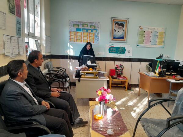 بازدید مسئولین اداره آموزش و پرورش از دبیرستان مادرمهربان خلیل آباد
