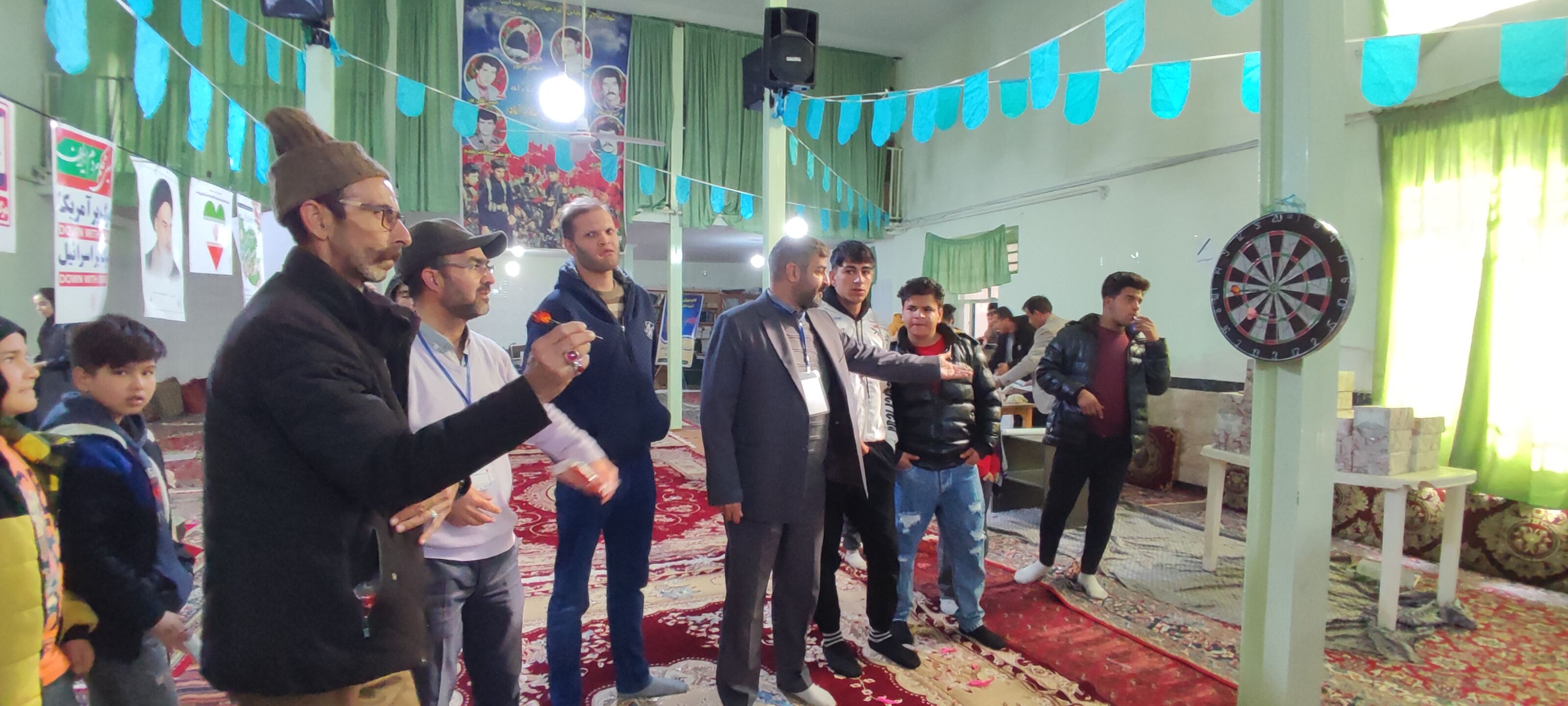 برگزاری مسابقات دارت در جشن بزرگ ۲۲بهمن در روستای اسلام آباد شیروان 