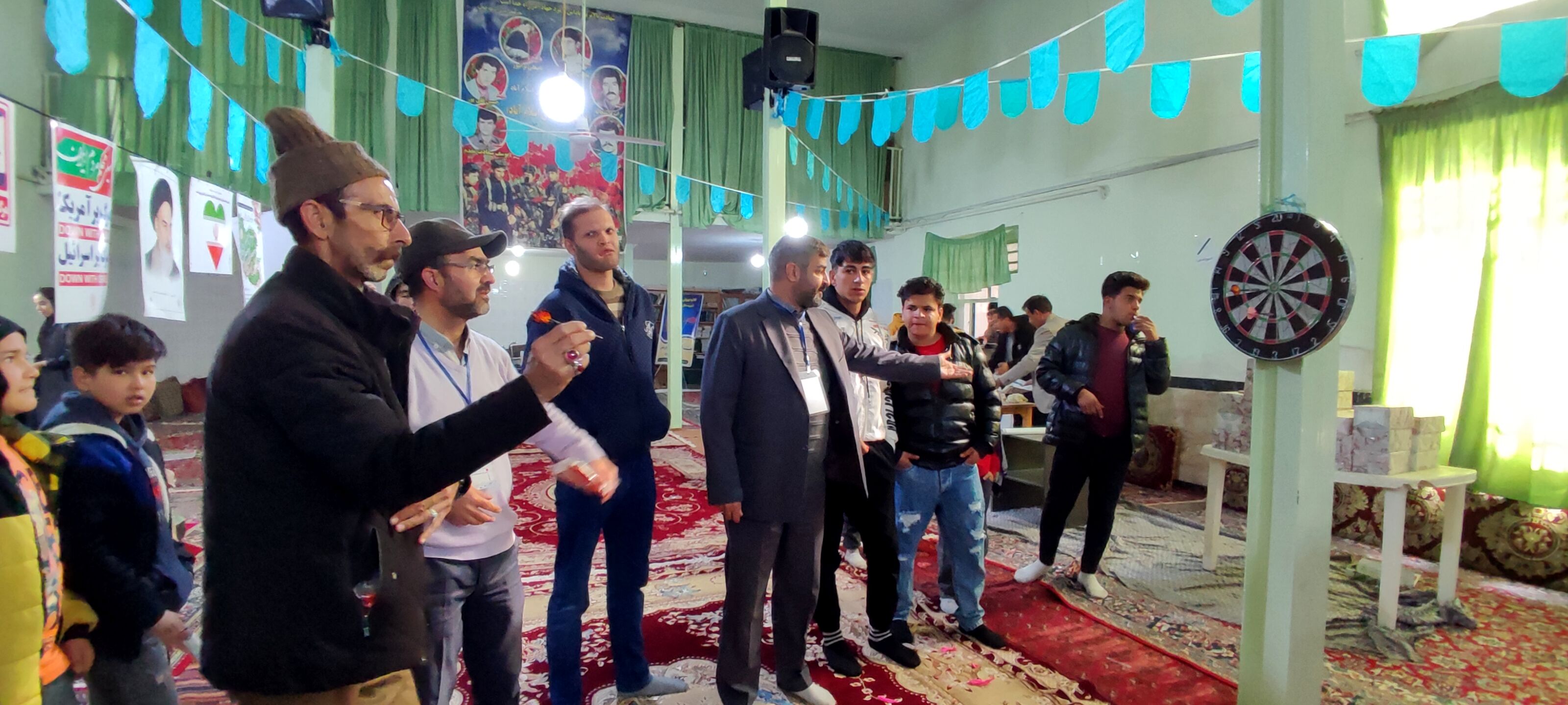 برگزاری مسابقات دارت در جشن بزرگ ۲۲بهمن در روستای اسلام آباد شیروان 