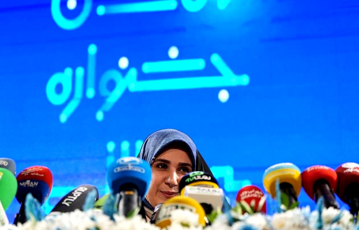 پای آثار تلخی که غرض‌ورزی نداشته باشد می‌ایستیم 