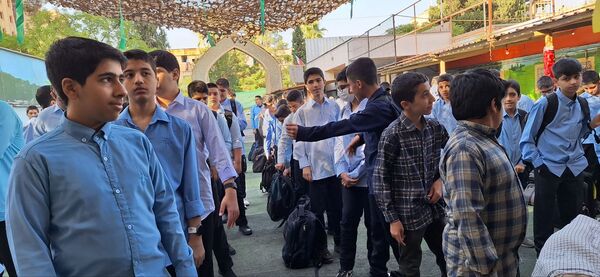 بازگشایی مدرسه شهید مطهری با لبخند مهر 
