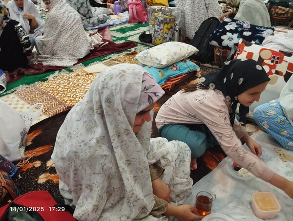 اعتکاف دانش آموزی در مسجد خاتم النبیین بیرجند