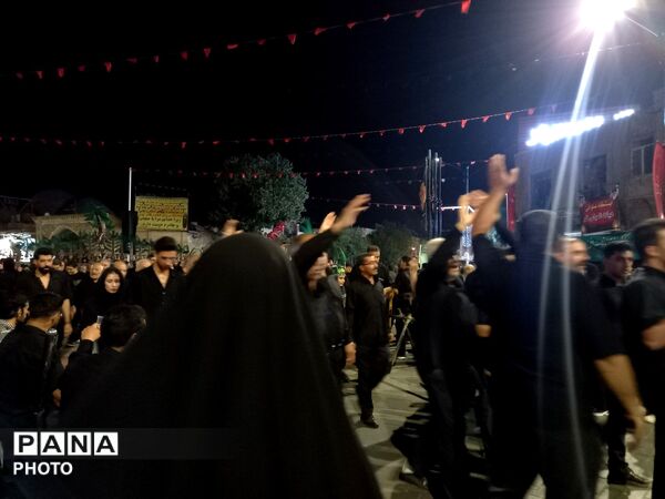 همراهی هیات زینب کبری(س) با کاروان نمادین اسرای کربلا