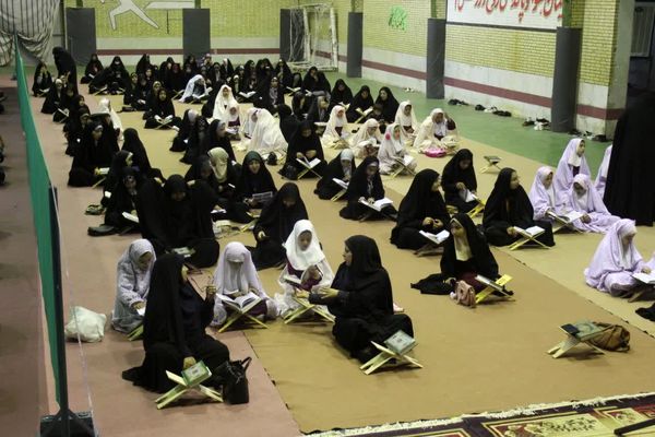 محفل قرآنی همراه با ضیافت افطاری