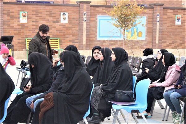 جلوه‌هایی از یادواره شهدا در دبستان استثنایی باغچه‌بان قم