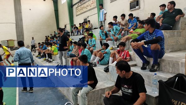 برگزاری مسابقات فوتسال بین مدارس در پارسیان 