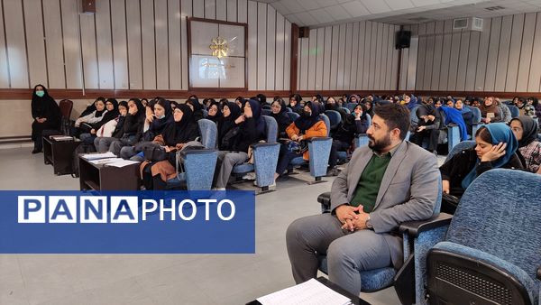 همایش انتخاب آگاهانه ویژه دانش آموزان پایه نهم ناحیه۷