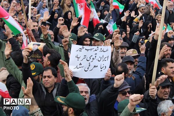مراسم باشکوه بیعت مردم همدان با رهبر جدید انقلاب اسلامی 