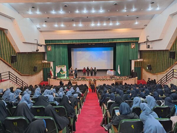 جشن میلاد بانوی آب و آیینه