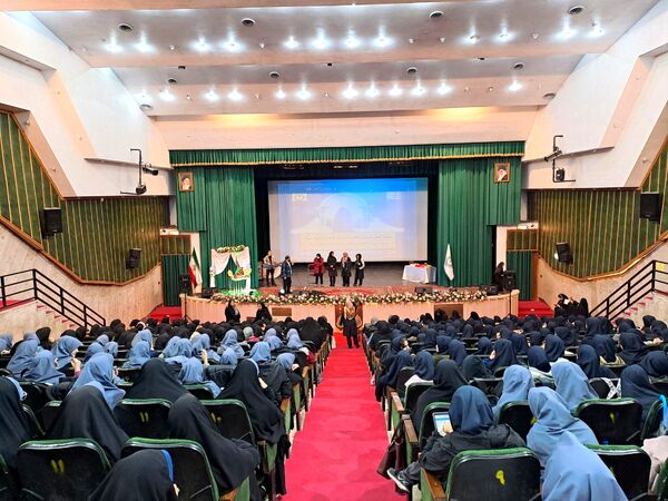جشن میلاد بانوی آب و آیینه