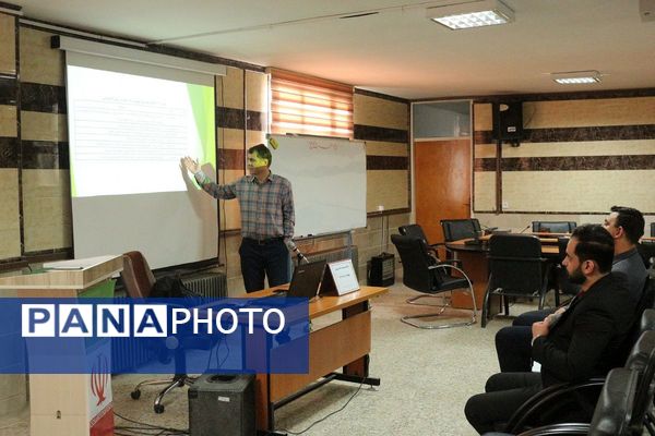 کارگاه اقدام‌پژوهی در فیروزکوه؛ گامی به سوی معلمی پژوهنده