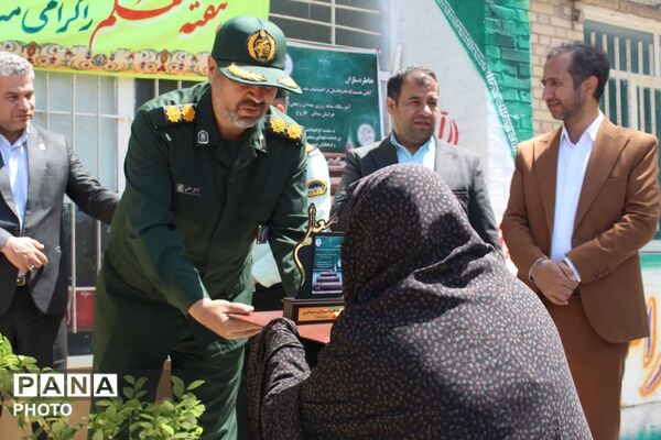 زنگ سپاس معلم در فاروج به صدا در آمد 