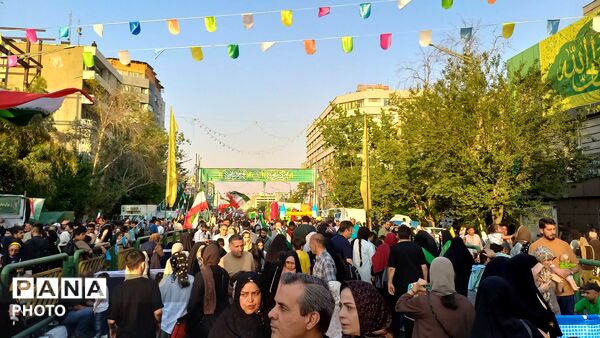 مهمونی ده کیلومتری غدیر در تهران؛ حماسه‌ای در امتداد بعثت و بیعتی دوباره با ولایت
