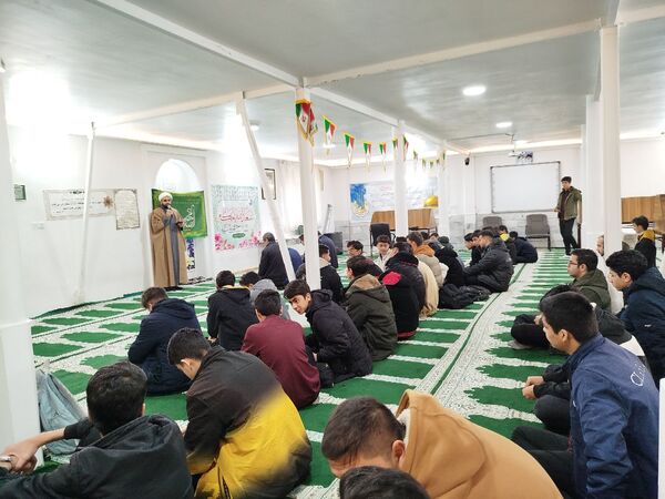 جشن ولادت باسعادت حضرت مهدی (ع) در دبیرستان نمونه آیت‌الله خامنه‌ای