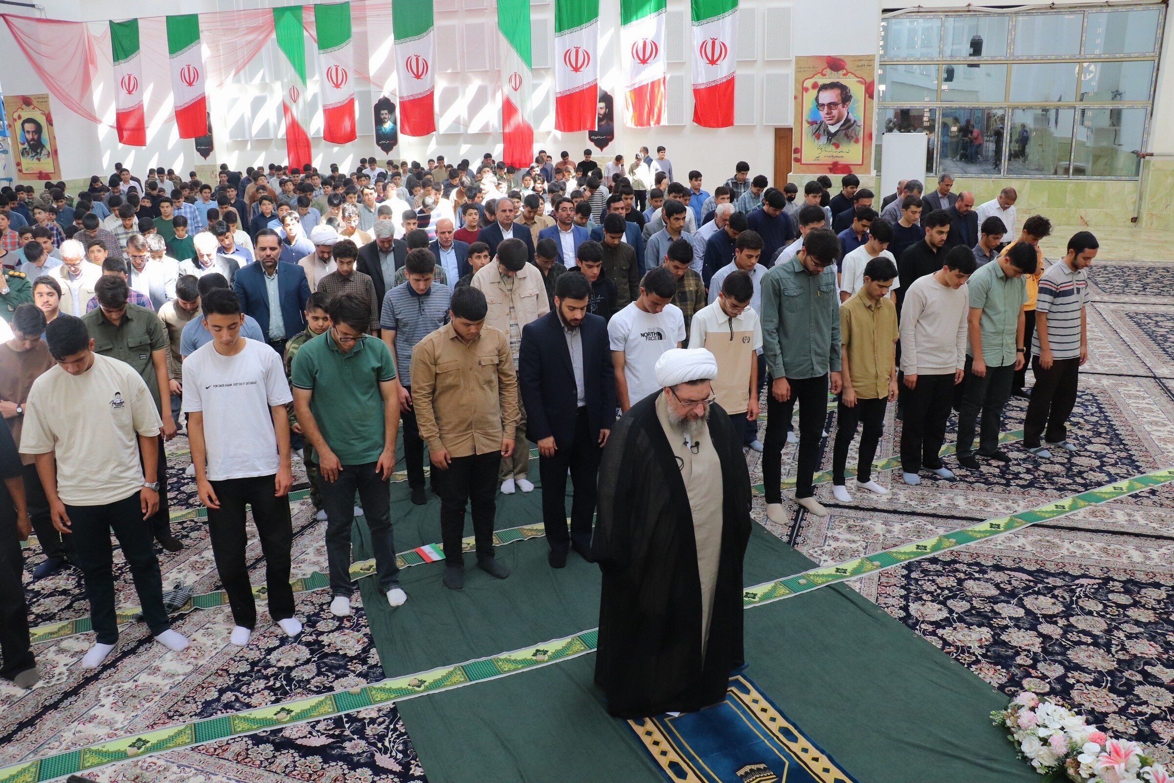 برگزاری محفل انس با قرآن و زنگ نماز در تبریز
