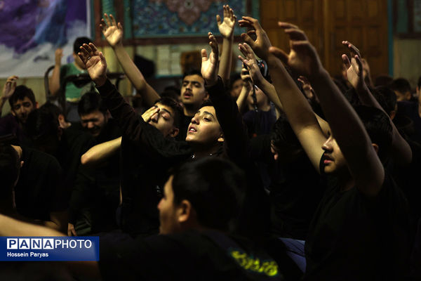 اعتکاف دانش‌آموزی در حسینیه ارشاد