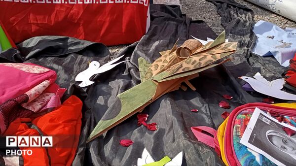 گرامیداشت شهدای مدرسه میناب در گرگان