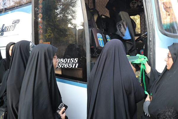 بدرقه دانش‌آموزان فعال عضو تشکل‌های دانش‌آموزی به مراسم دیدار با رهبر انقلاب
