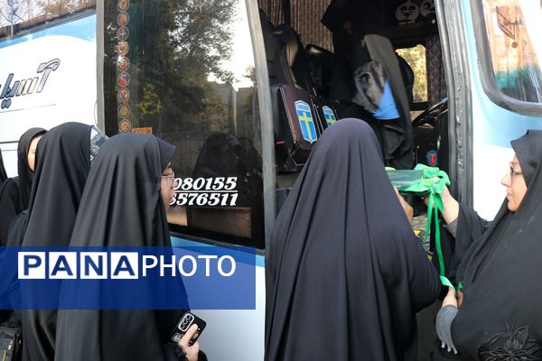 بدرقه دانش‌آموزان فعال عضو تشکل‌های دانش‌آموزی به مراسم دیدار با رهبر انقلاب