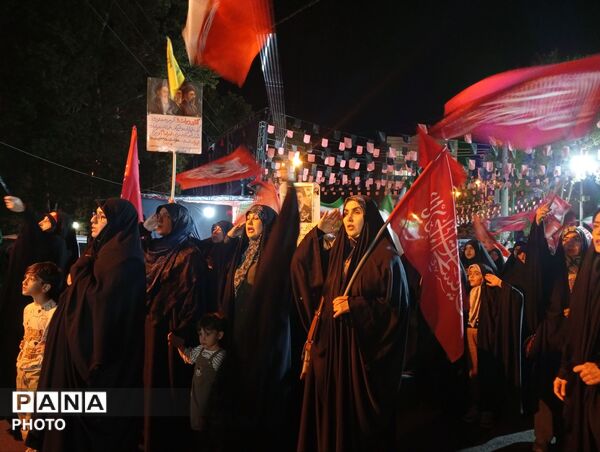 با پرچم انتقام به خیابان می‌آییم