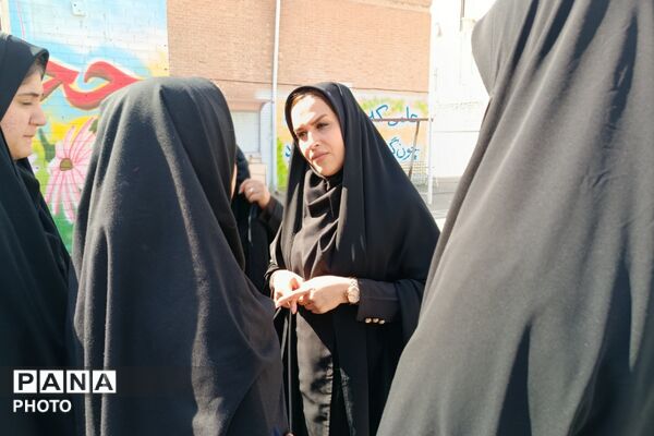 گامی مؤثر در مسیر رشد؛ گردهمایی همیاران مشاور دختر در ابوذر غفاری