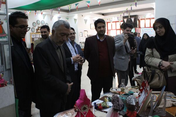 جشن ایرانمون در دبیرستان نمونه دولتی مهشید مصلی‌نژاد