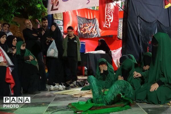 برپایی سفره حضرت رقیه (س) به کمک دانش‌آموزان و فرهنگیان پردیس