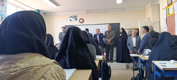 بازدید مدیرکل امور شاهد وزارت آموزش و پرورش از دبیرستان شاهد زینبه