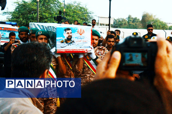 مراسم تشییع پیکر شهید «سعید آذربادگان» در بندرعباس