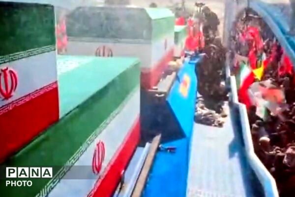 وداعی تاریخی در پایتخت ،پیکر رهبر انقلاب بر دوش ملت ایران