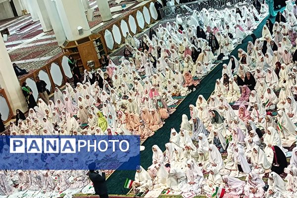 برگزاری جشن ۱۰۰۰ دانش‌آموز دختر روزه اولی در شیراز
