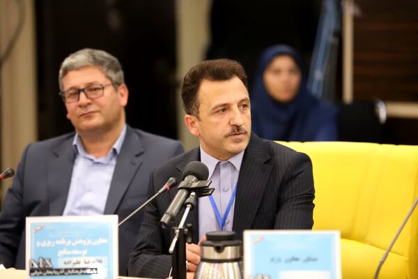 نشست مشترک کمیسیون آموزش، تحقیقات و فناوری مجلس با وزیر آموزش و پرورش 