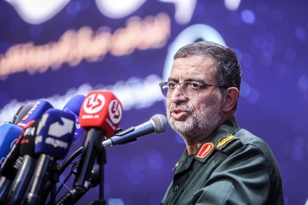 سردار نائینی: تولید موشک در جنگ هم ادامه دارد/ قطعاً شگفتانه‌هایی برای دشمن داریم