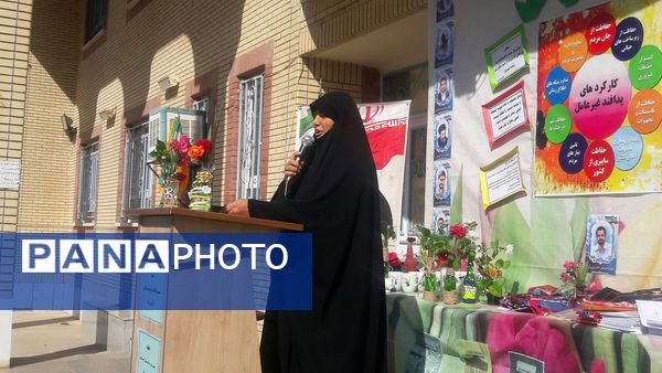 هفته پدافند غیر عامل در دبیرستان دخترانه حضرت زینب (س)کاشمر