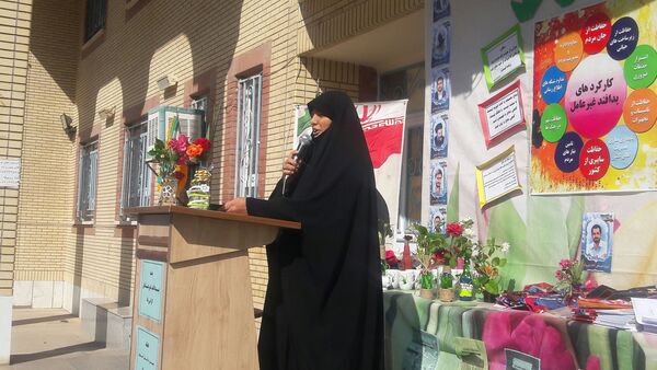 هفته پدافند غیر عامل در دبیرستان دخترانه حضرت زینب (س)کاشمر