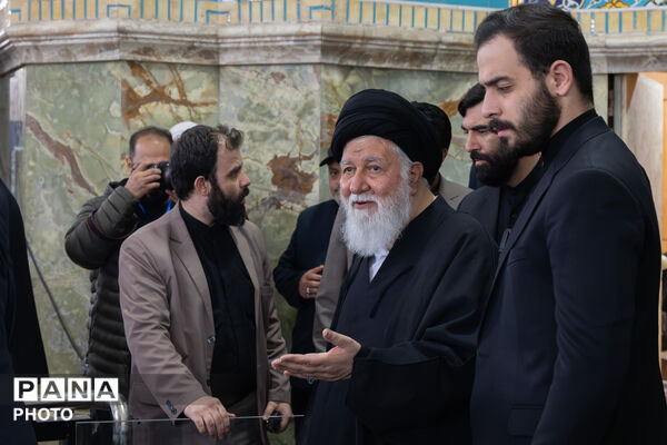 اقامه نماز عید فطر در حرم مطهر رضوی-۱
